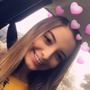 Meet your Posher, Alexis